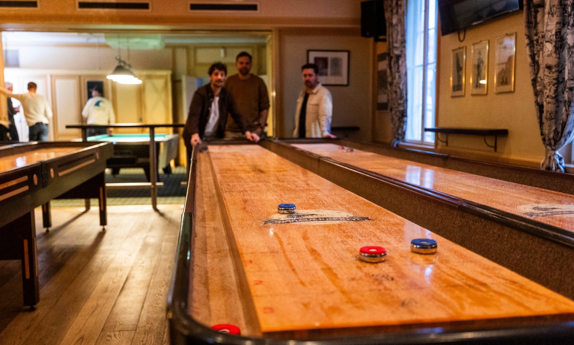 Shuffleboard hos Håndverkeren